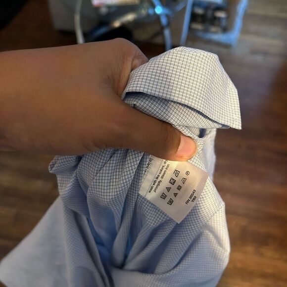 New Van Heusan Button Down - Picture 6 of 6